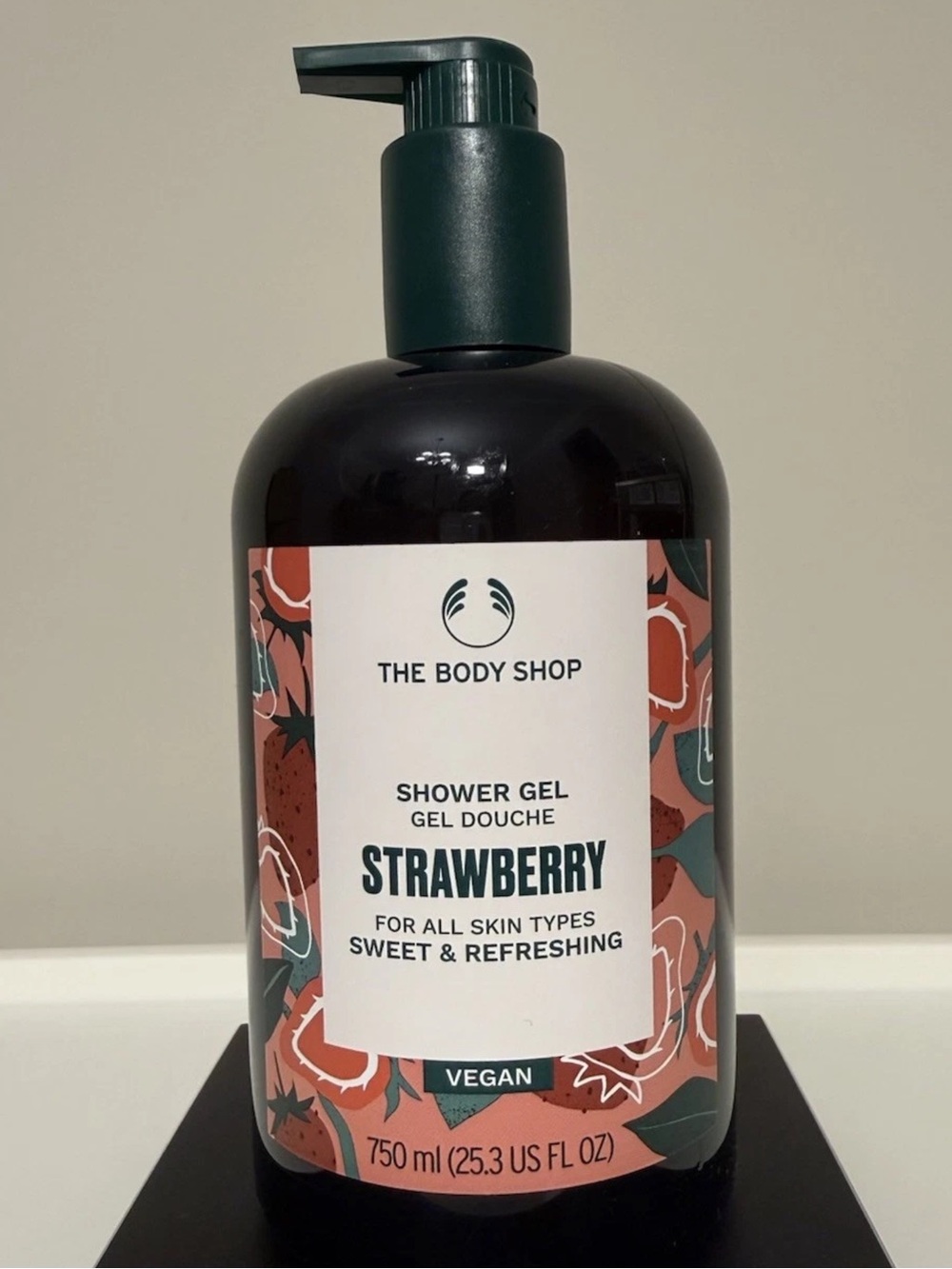 The Body Shop Strawberry Shower Gel 25.3 fl oz 750 ml Jumbo Size - New